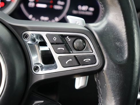 Used 2020 Porsche Cayenne Turbo image 17
