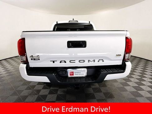 Certified 2022 Toyota Tacoma SR5 w/ Technology Package AWD/4WD image 22