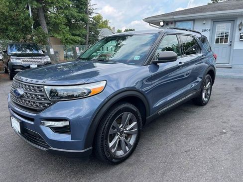 Used 2021 Ford Explorer XLT w/ Equipment Group 202A AWD/4WD image 3