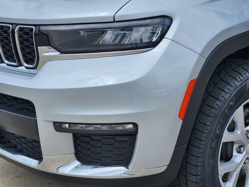 Used 2023 Jeep Grand Cherokee L Limited AWD/4WD image 8