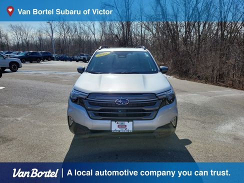 Used 2025 Subaru Forester Premium AWD/4WD image 8