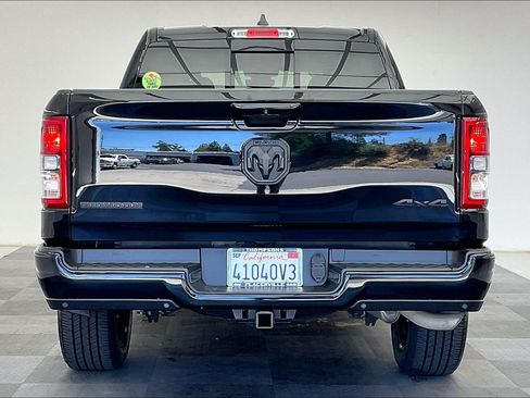 Used 2022 RAM 1500 Big Horn AWD/4WD image 3