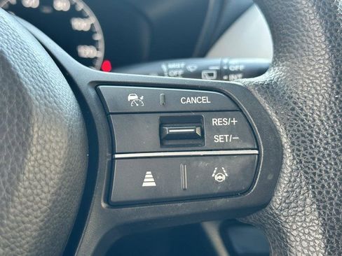 Used 2023 Honda HR-V LX image 13