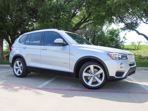 Used 2017 BMW X3 xDrive28i image 1