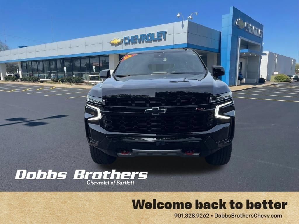 Used 2023 Chevrolet Tahoe Z71 w/ Luxury Package AWD/4WD image 2