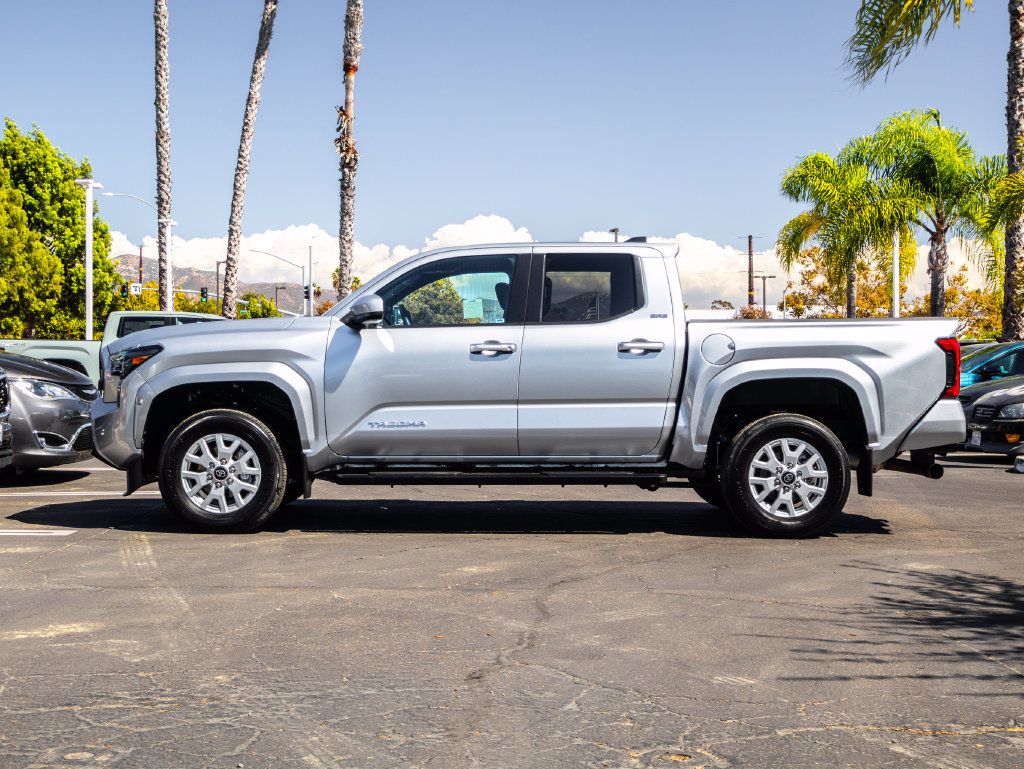 Used 2024 Toyota Tacoma SR5 AWD/4WD image 8