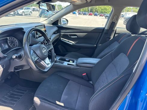Used 2025 Nissan Sentra SR FWD image 10