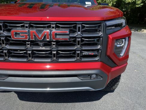 Used 2025 GMC Canyon AT4 w/ AT4X Package AWD/4WD image 14