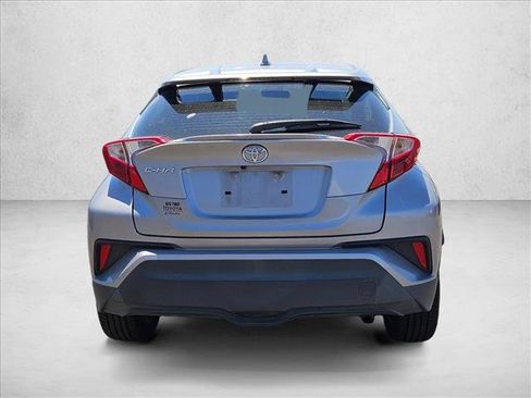 Used 2020 Toyota C-HR XLE FWD image 12