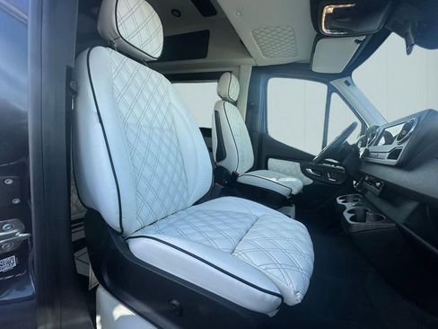 Used 2023 Mercedes-Benz Sprinter 3500 image 6