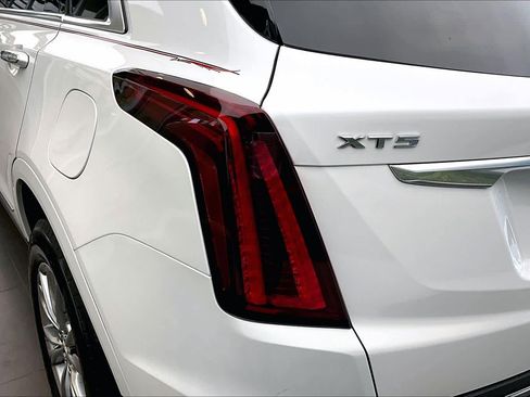 Used 2022 Cadillac XT5 Premium Luxury FWD image 28