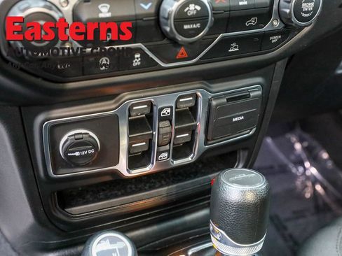 Used 2023 Jeep Gladiator Sport image 20