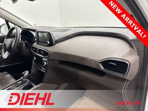 Used 2020 Hyundai Santa Fe SEL w/ Convenience Package image 16