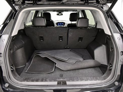 Used 2024 GMC Terrain SLT image 7