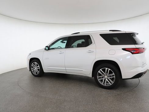 Used 2024 Chevrolet Traverse High Country image 9