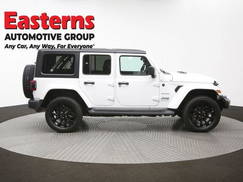 Used 2023 Jeep Wrangler Unlimited Sahara AWD/4WD image 49