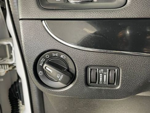 Used 2015 Dodge Grand Caravan SXT FWD image 11