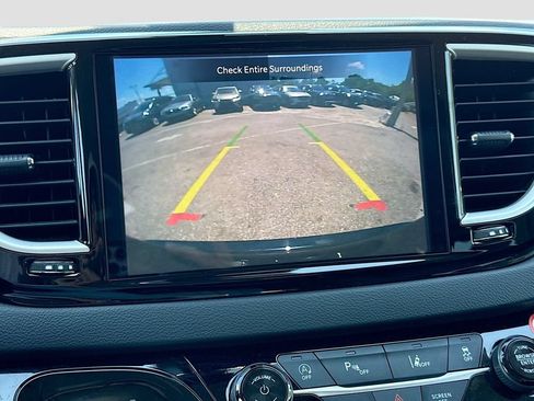 Used 2024 Chrysler Pacifica Touring-L FWD image 33