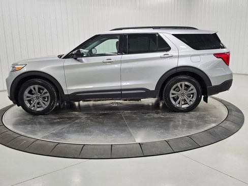 Used 2023 Ford Explorer XLT w/ Equipment Group 202A image 2