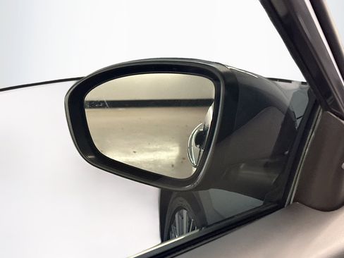 Used 2023 Nissan Altima 2.5 SV w/ SV Premium Package image 16