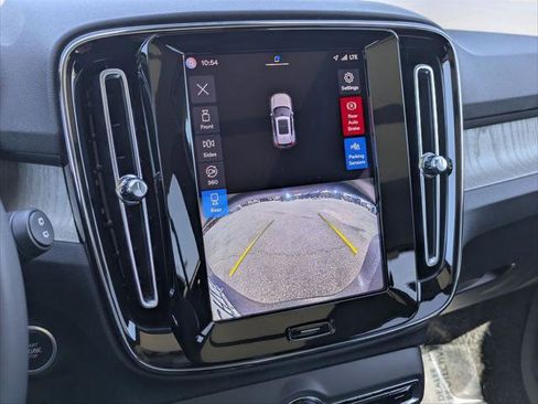 Used 2023 Volvo XC40 B5 Plus w/ Driver Assist Package image 10