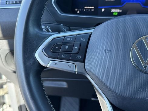 Used 2022 Volkswagen Tiguan SE image 15