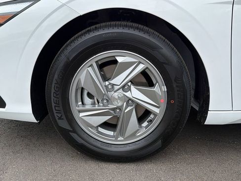 New 2026 Hyundai Elantra SE FWD image 12