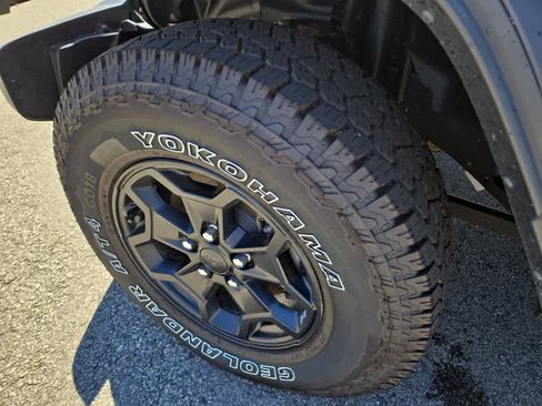 Used 2023 Jeep Wrangler Unlimited AWD/4WD image 16