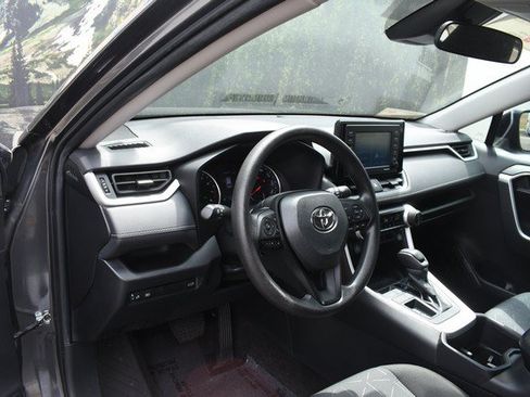 Used 2022 Toyota RAV4 XLE w/ Convenience Package FWD image 14