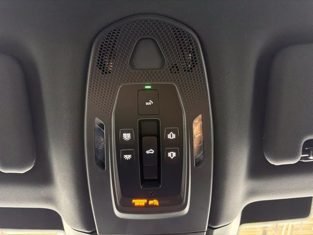 Used 2024 Porsche Panamera RWD image 28