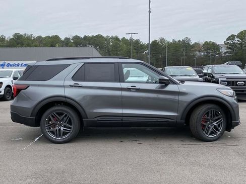 New 2026 Ford Explorer ST-Line w/ ST-Line Street Pack AWD/4WD image 2