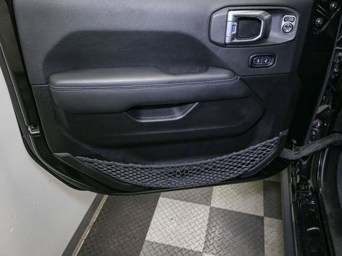 Used 2022 Jeep Wrangler Unlimited Rubicon 4xe w/ Cold Weather Group AWD/4WD image 43