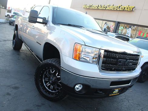 Used 2011 GMC Sierra 2500 SLT w/ SLT Convenience Package image 38