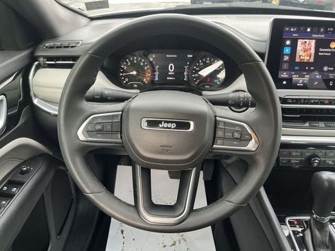 Used 2023 Jeep Compass Limited image 13