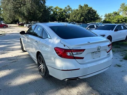 Used 2021 Honda Accord Touring image 3