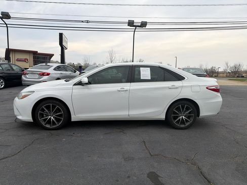 Used 2017 Toyota Camry XSE w/ Moonroof Package FWD image 2