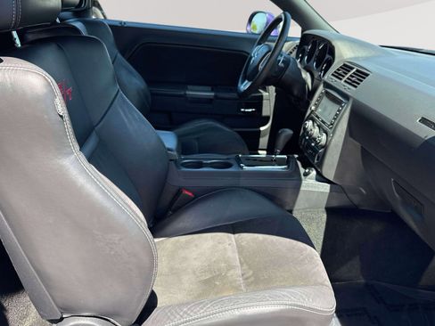 Used 2014 Dodge Challenger R/T RWD image 24