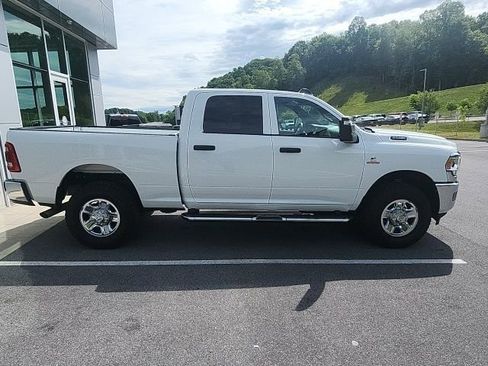 Used 2024 RAM 2500 Tradesman w/ Chrome Appearance Group AWD/4WD image 10