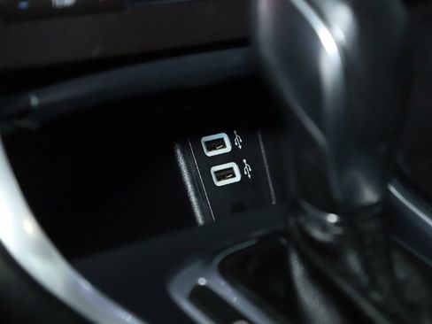 Used 2018 Ford Edge Titanium image 27