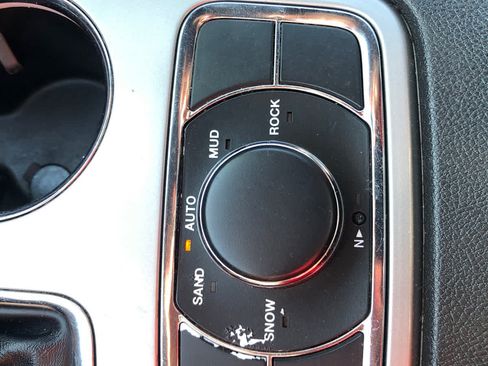 Used 2021 Jeep Grand Cherokee Limited AWD/4WD image 15