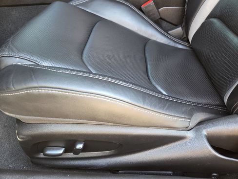 Used 2023 Chevrolet Camaro LT RWD image 17