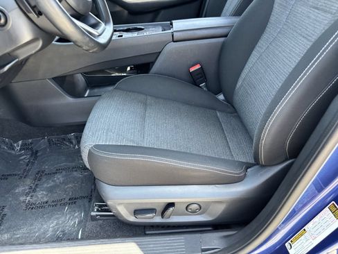 Used 2022 Nissan Rogue SV FWD image 18