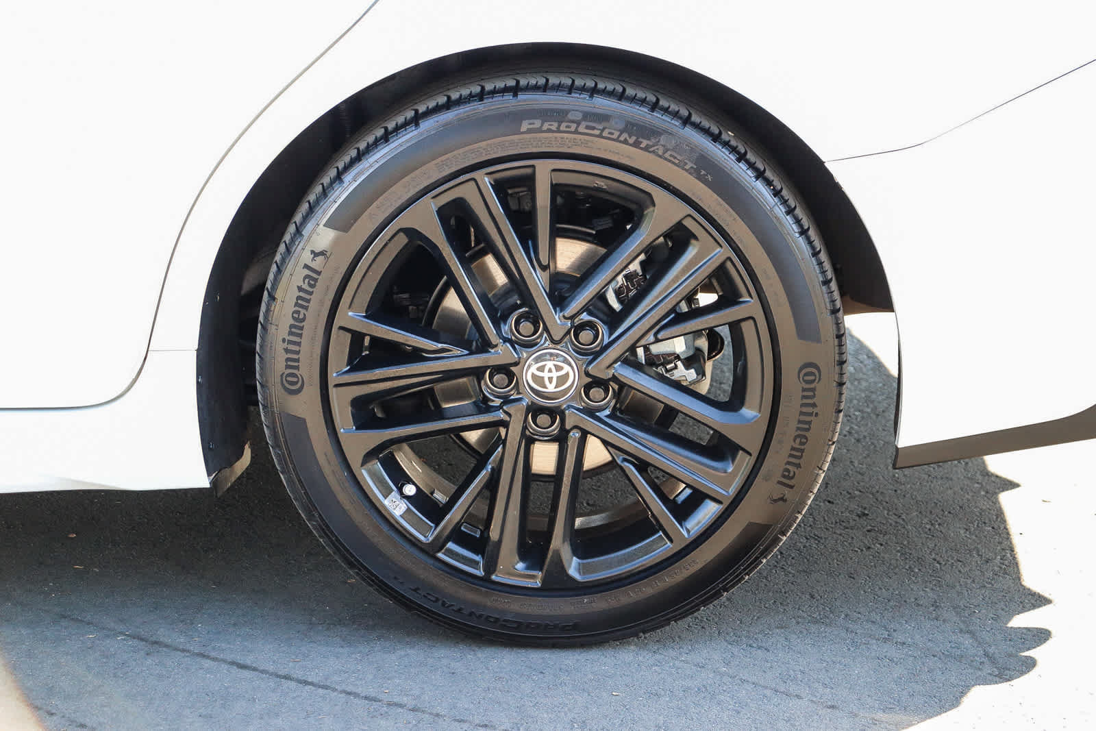 Used 2025 Toyota Camry SE FWD image 12