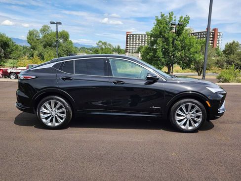 New 2025 Buick Envista Avenir image 2