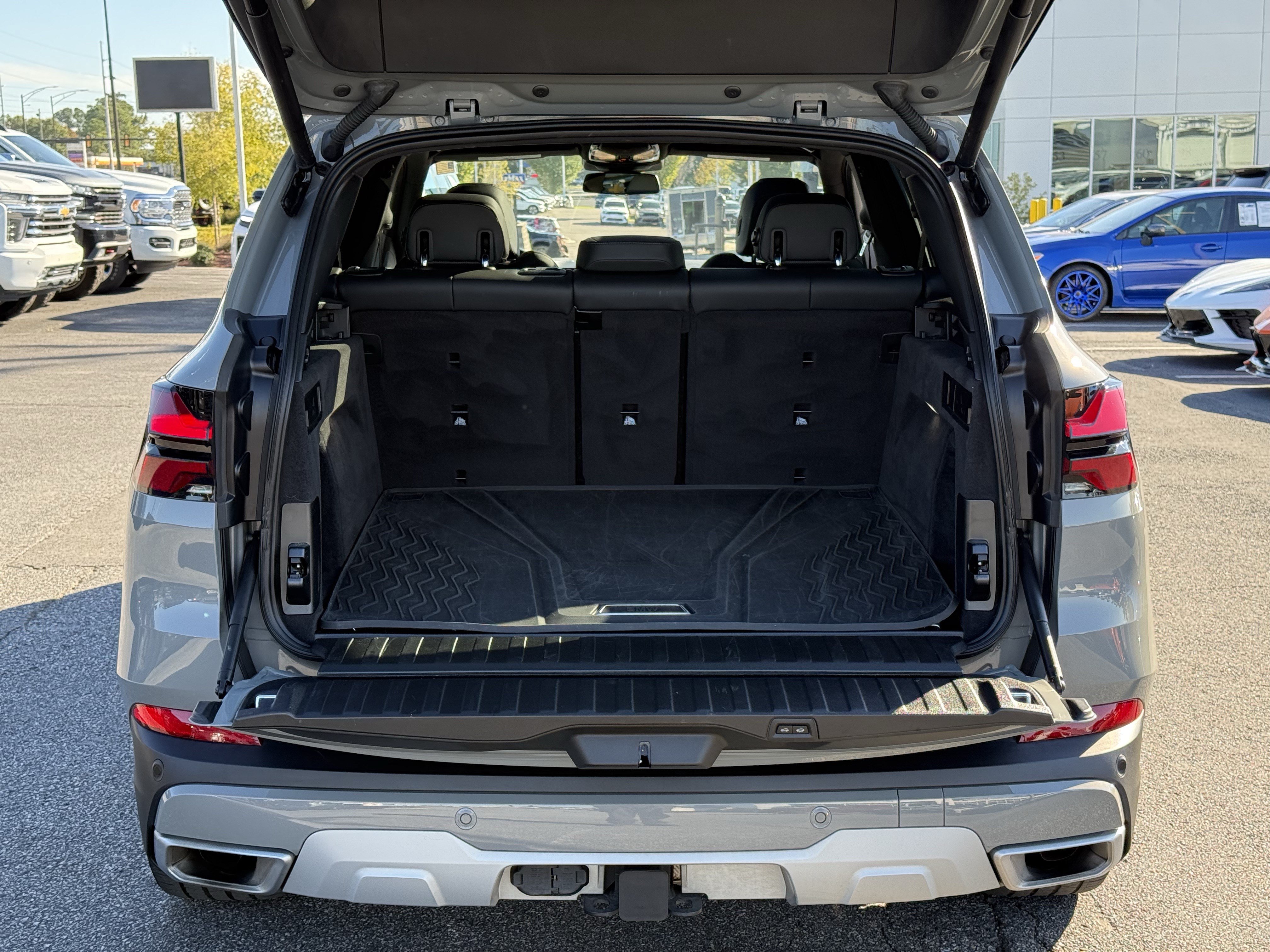 Used 2025 BMW X5 xDrive40i w/ Parking Assistance Package AWD/4WD image 34