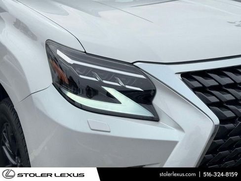 Used 2023 Lexus GX 460 Premium w/ Premium Package AWD/4WD image 4