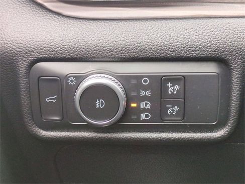 Used 2021 Ford Explorer Limited image 21