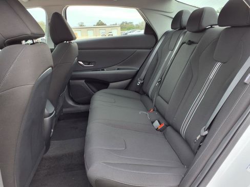 New 2025 Hyundai Elantra SEL image 29