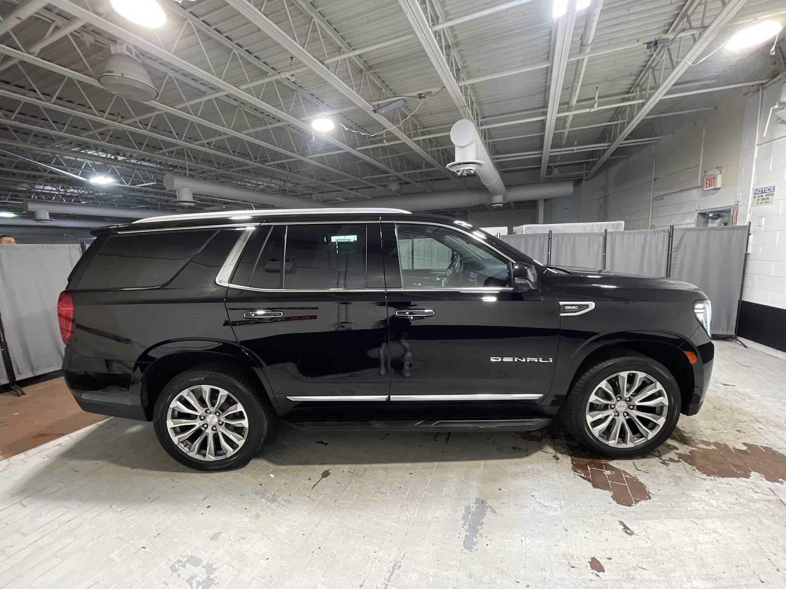 Used 2021 GMC Yukon Denali AWD/4WD image 27