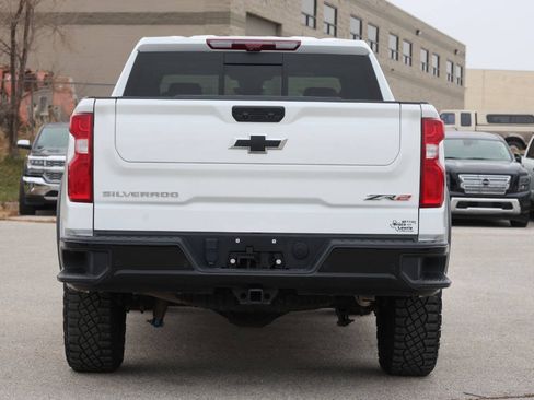 Used 2024 Chevrolet Silverado 1500 ZR2 w/ Technology Package AWD/4WD image 10